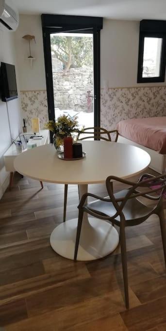 Collobrières Studio En Rez De Jardin מראה חיצוני תמונה
